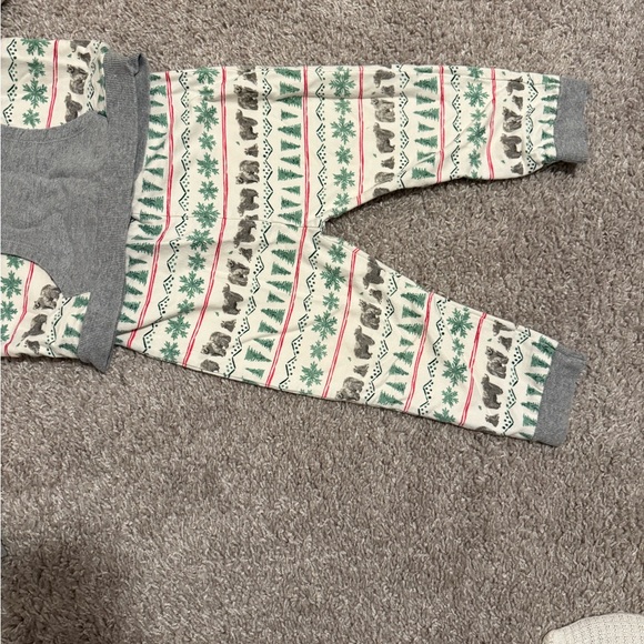 Charming Kids Pajama Set with Festive Patterns - Picture 3 of 3